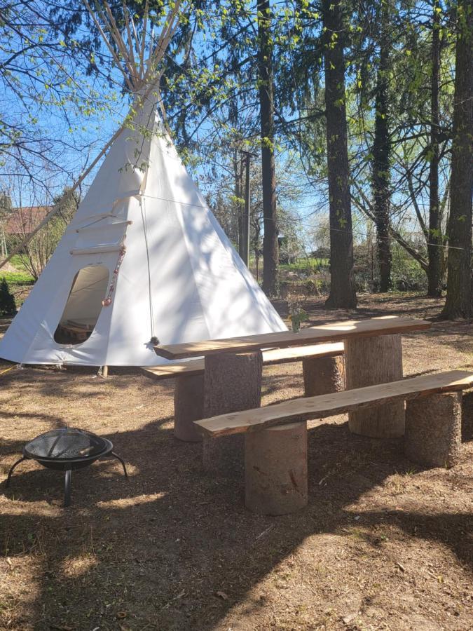 Chateau Moravany - Apartmany, Teepee A Wellness Ronow an der Doubrava Exterior foto