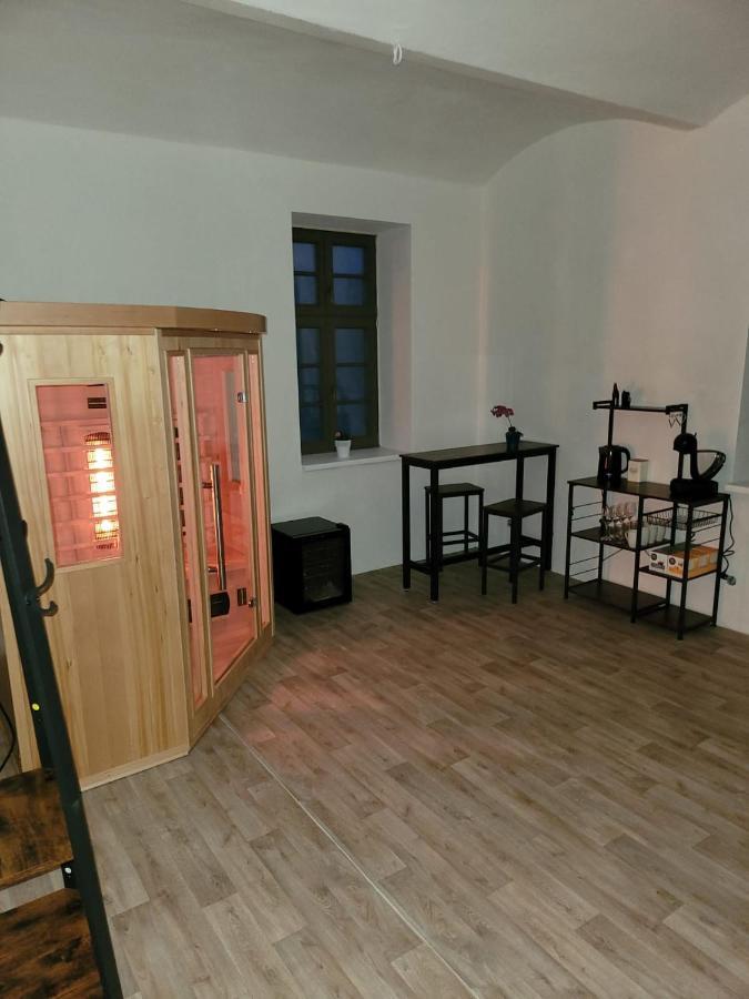 Chateau Moravany - Apartmany, Teepee A Wellness Ronow an der Doubrava Exterior foto