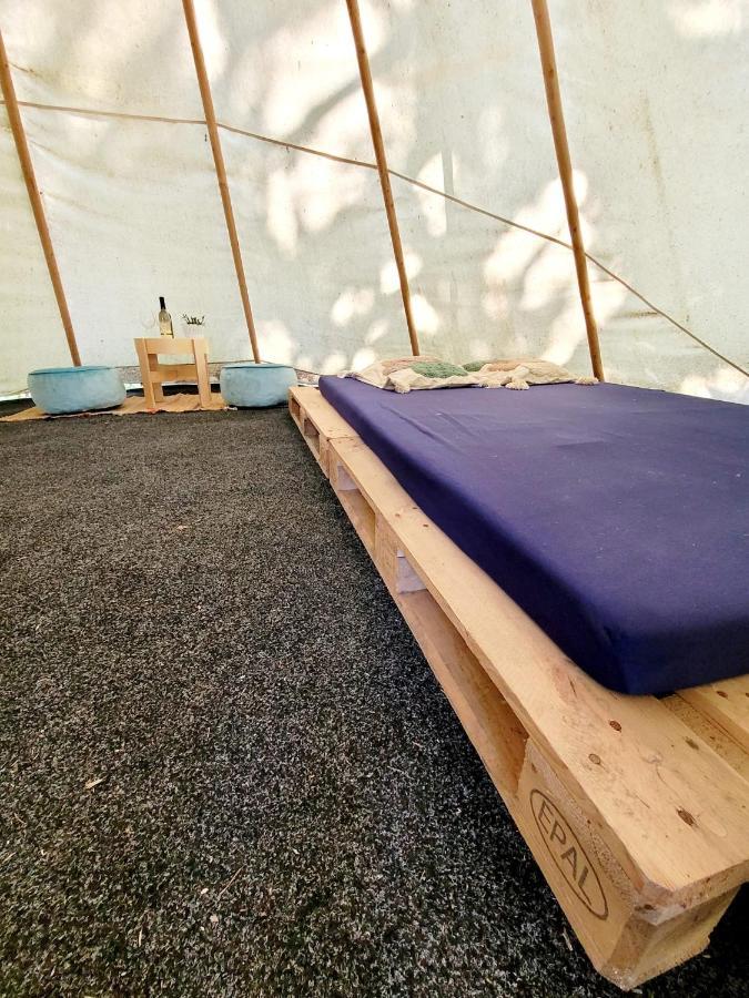 Chateau Moravany - Apartmany, Teepee A Wellness Ronow an der Doubrava Exterior foto